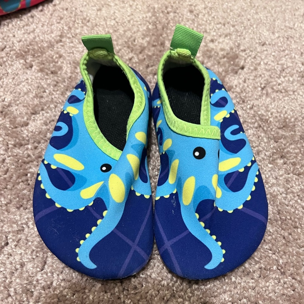 Toddler non slip water shoes - quick drying - 6C